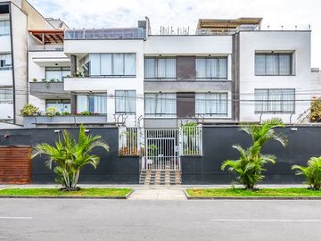 VENTA DE DEPARTAMENTO CON AMPLIA TERRAZA EN URB. VALLE HERMOSO  - SURCO