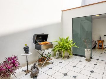 VENTA DE DEPARTAMENTO CON AMPLIA TERRAZA EN URB. VALLE HERMOSO  - SURCO