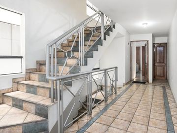 VENTA DE DEPARTAMENTO CON AMPLIA TERRAZA EN URB. VALLE HERMOSO  - SURCO