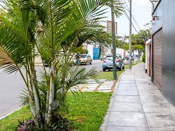 VENTA DE DEPARTAMENTO CON AMPLIA TERRAZA EN URB. VALLE HERMOSO  - SURCO