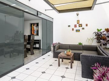 VENTA DE DEPARTAMENTO CON AMPLIA TERRAZA EN URB. VALLE HERMOSO  - SURCO