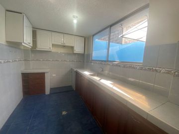 Se vende casa en Calderón, sector de San Camilo