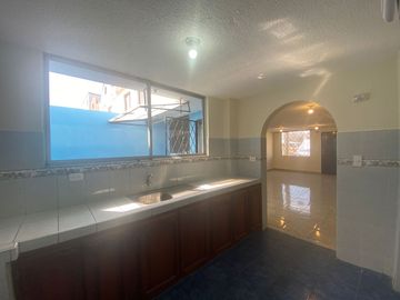 Se vende casa en Calderón, sector de San Camilo