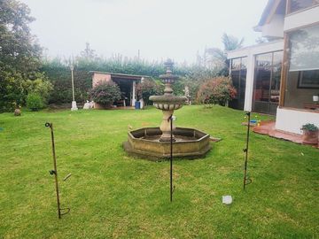 Vendo casa CHIA/CAMPESTRE, CONJUNTO, VEREDA LA BALSA, DOS PISOS, COMODA, AMPLIA, JARDINES, SALA COMEDOR CHIMENEA, BAR, COCINA, COMEDOR, AUXILIAR, HABI