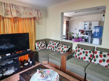 Amplia casa en Santa Juana
