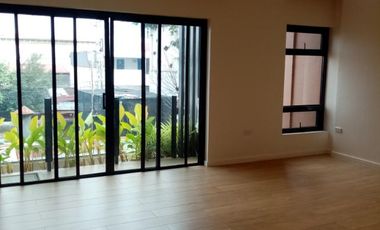 Luxurious Living at Its Finest: Modern 4-Storey Townhouse with 4BR/5BTH, Fully Furnished, 2-Car Garage in Prime Alderwood Location!