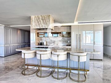 Departamento en Venta en Cancun en Shark Tower Puerto Cancun con Jacuzzi