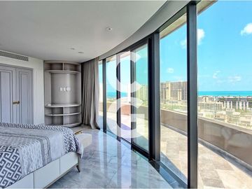 Departamento en Venta en Cancun en Shark Tower Puerto Cancun con Jacuzzi