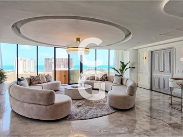 Departamento en Venta en Cancun en Shark Tower Puerto Cancun con Jacuzzi