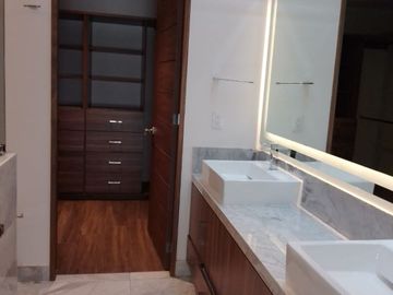 HERMOSO DEPARTAMENTO CON TERRAZA MAS  ROOF GARDEN