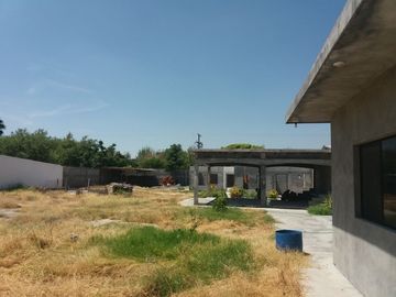 QUINTA EN VENTA EN CIENEGA DE FLORES, NL, ZONA VILLAS CAMPESTRES, T 1800 M2