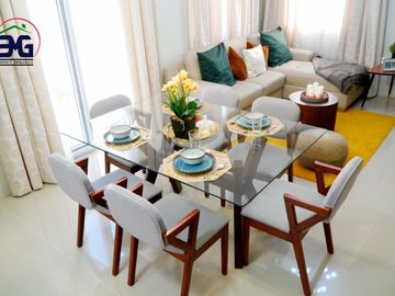 4 Bedroom Medium Sized Home in Hausland Subic Along the National Road