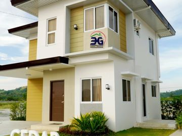 4 Bedroom Medium Sized Home in Hausland Subic Along the National Road