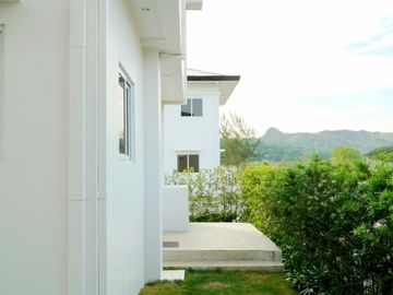 4 Bedroom Medium Sized Home in Hausland Subic Along the National Road