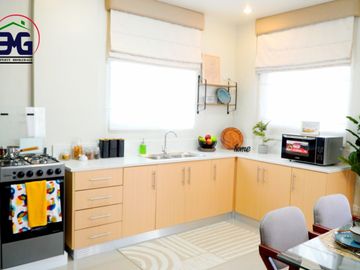 4 Bedroom Medium Sized Home in Hausland Subic Along the National Road