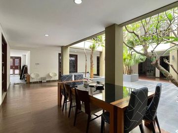 DIJUAL RUMAH ASRI MODERN JL KB MANGGA / KEBAYORAN LAMA, JAKSEL