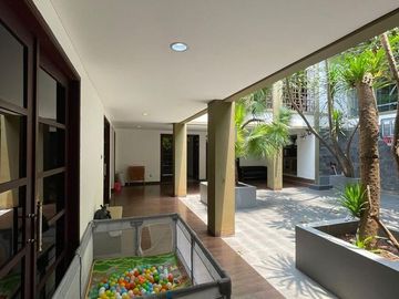 DIJUAL RUMAH ASRI MODERN JL KB MANGGA / KEBAYORAN LAMA, JAKSEL