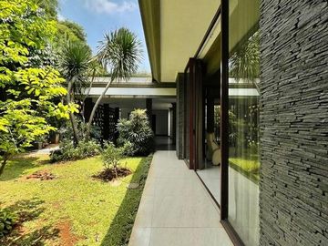 DIJUAL RUMAH ASRI MODERN JL KB MANGGA / KEBAYORAN LAMA, JAKSEL