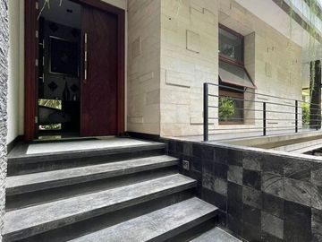 DIJUAL RUMAH ASRI MODERN JL KB MANGGA / KEBAYORAN LAMA, JAKSEL