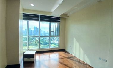 🌆 Experience Prime Living at Crescent Park Residences, BGC! Spacious 3BR Condo with Golf Course View! Inquire Now! 🏞️🏙️
