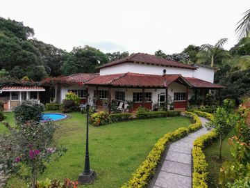 Casa Campestre en venta via circasia armenia quindio