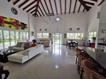 Casa Campestre en venta via circasia armenia quindio