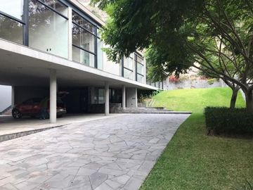 Impecable residencia en La Planicie
