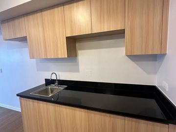 For Sale: Park Triangle Residences STUDIO Condo by Alveo Land in BGC Taguig