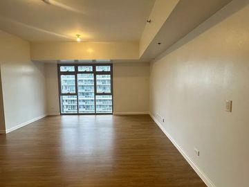 For Sale: Park Triangle Residences STUDIO Condo by Alveo Land in BGC Taguig