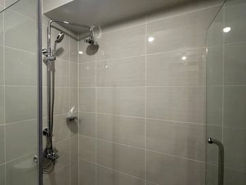 For Sale: Park Triangle Residences STUDIO Condo by Alveo Land in BGC Taguig
