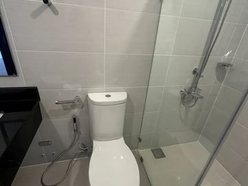 For Sale: Park Triangle Residences STUDIO Condo by Alveo Land in BGC Taguig