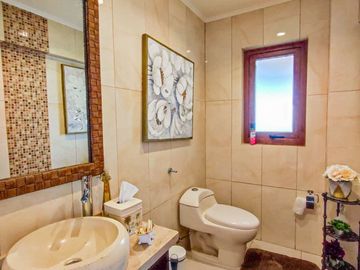 🏠León Propiedades vende o arrienda hermosa casa en sector Los Naranjos , Curacavi🏠
