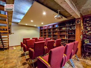 🏠León Propiedades vende o arrienda hermosa casa en sector Los Naranjos , Curacavi🏠