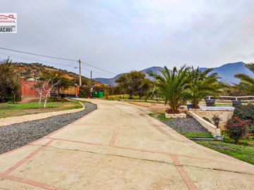 🏠León Propiedades vende o arrienda hermosa casa en sector Los Naranjos , Curacavi🏠