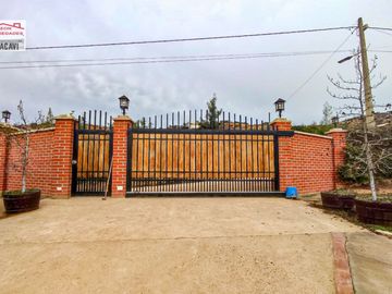 🏠León Propiedades vende o arrienda hermosa casa en sector Los Naranjos , Curacavi🏠