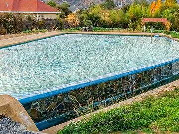 🏠León Propiedades vende o arrienda hermosa casa en sector Los Naranjos , Curacavi🏠