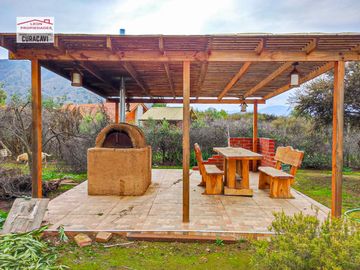 🏠León Propiedades vende o arrienda hermosa casa en sector Los Naranjos , Curacavi🏠