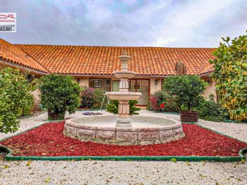 🏠León Propiedades vende o arrienda hermosa casa en sector Los Naranjos , Curacavi🏠