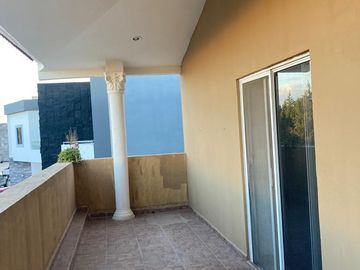 CASA EN VENTA EN RESIDENCIAL LOS LAURELES.