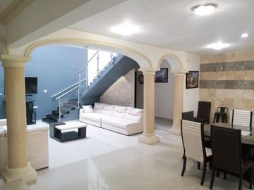 CASA EN VENTA EN RESIDENCIAL LOS LAURELES.