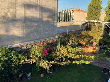 CASA EN VENTA EN RESIDENCIAL LOS LAURELES.
