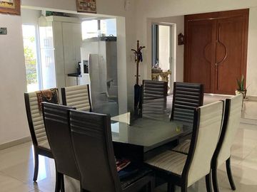 CASA EN VENTA EN RESIDENCIAL LOS LAURELES.