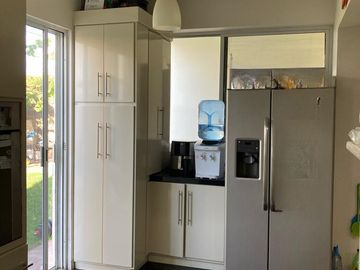 CASA EN VENTA EN RESIDENCIAL LOS LAURELES.