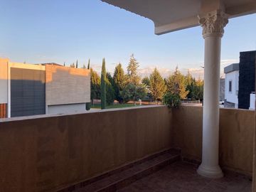 CASA EN VENTA EN RESIDENCIAL LOS LAURELES.