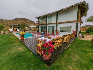 Hermosa Casa De Playa En Venta, Zorritos , Tumbes, Peru