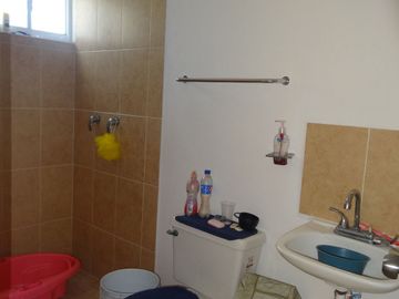 Casa en PRIVADA con vigilancia y ALBERCA