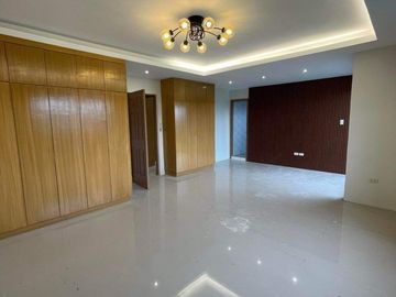 120sqm House and lot For sale (Ready For Occupancy)  with 6 Bedrooms 2 Garage in Greenwoods Pasig City (PH2820)