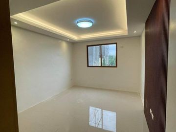 120sqm House and lot For sale (Ready For Occupancy)  with 6 Bedrooms 2 Garage in Greenwoods Pasig City (PH2820)