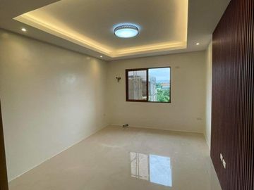 120sqm House and lot For sale (Ready For Occupancy)  with 6 Bedrooms 2 Garage in Greenwoods Pasig City (PH2820)
