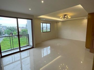 120sqm House and lot For sale (Ready For Occupancy)  with 6 Bedrooms 2 Garage in Greenwoods Pasig City (PH2820)